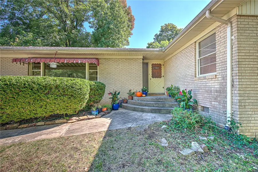 724 N Washington Avenue, Fayetteville, AR 72701 - #3