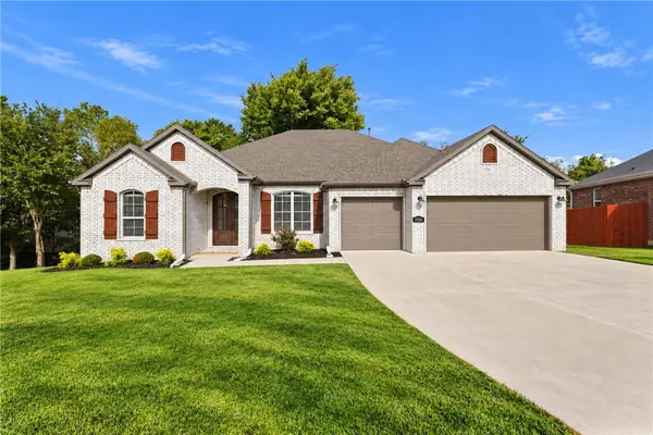 1588 N Dawes Street, Fayetteville, AR 72704