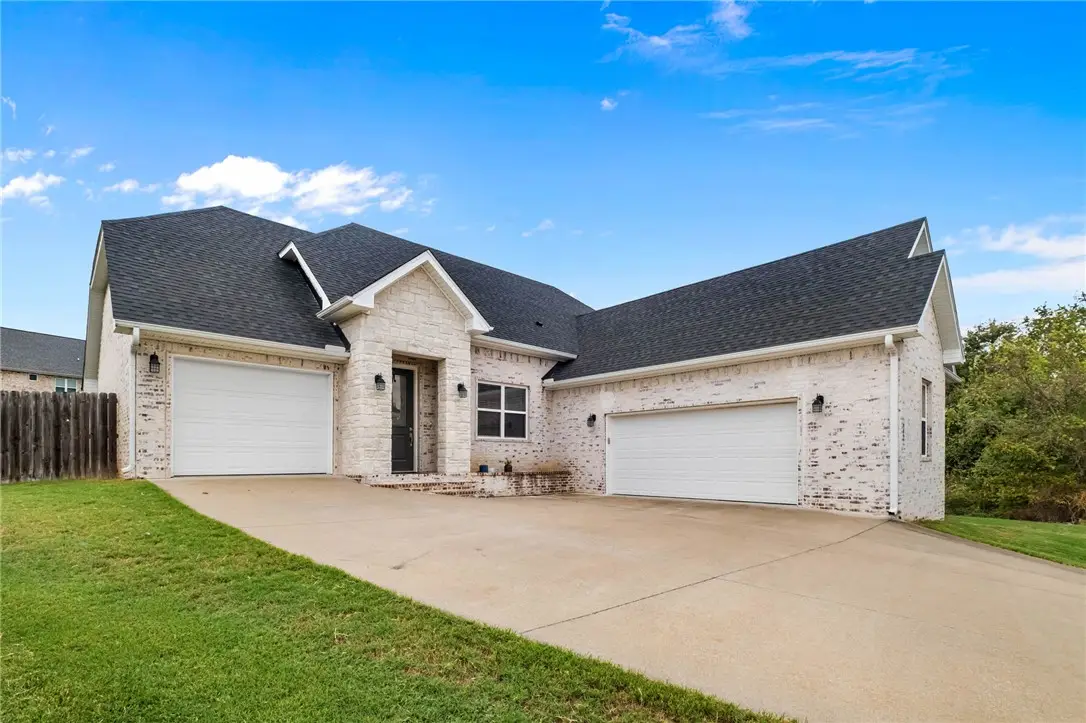 602 Ashley Circle, Cave Springs, AR 72718 - #1