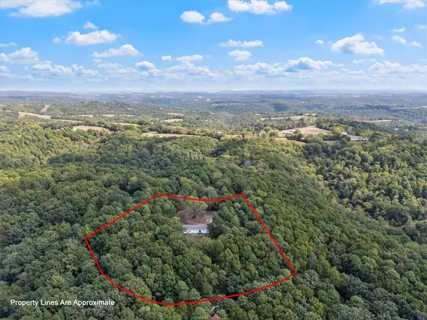 202 Silver Ridge Road, Eureka Springs, AR 72632