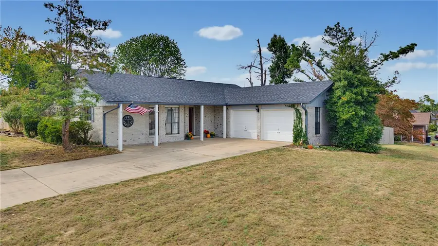 712 S Riviera Drive, Rogers, AR 72758 - #2