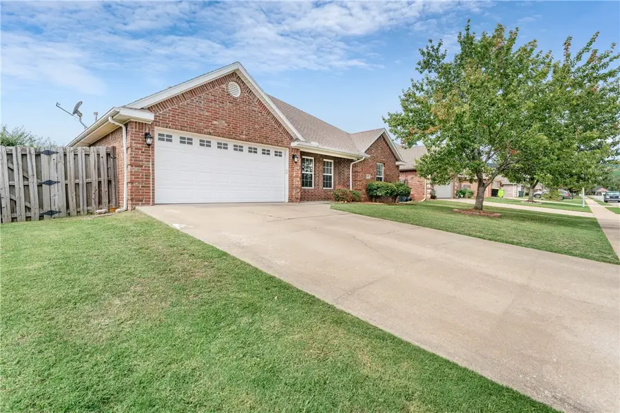 6102 S 39th Street, Rogers, AR 72758 - #2