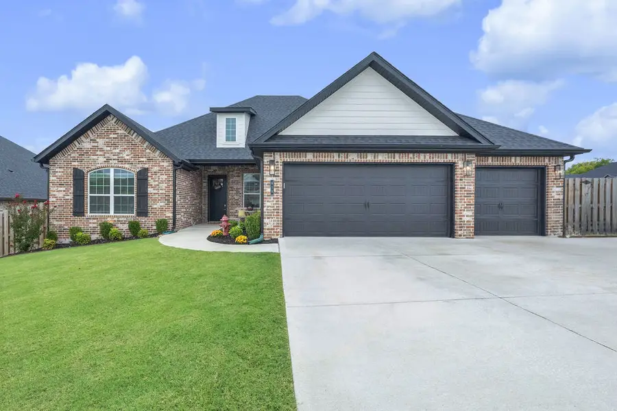 418 Casella Street, Tontitown, AR 72762 - #3