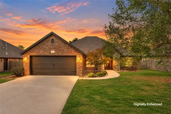 4405 W Canopy Meadows Drive, Rogers, AR 72758