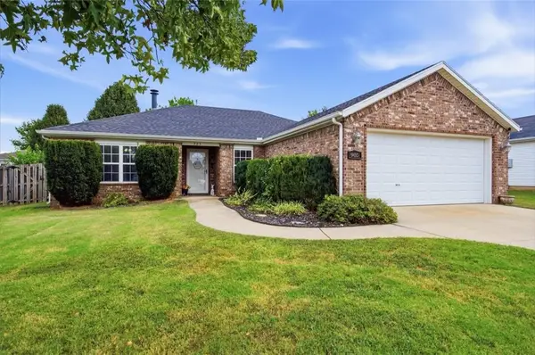 905 Sandrock Road, Bentonville, AR 72712
