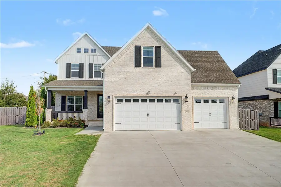1302 Clarendon Avenue, Bentonville, AR 72713 - #2
