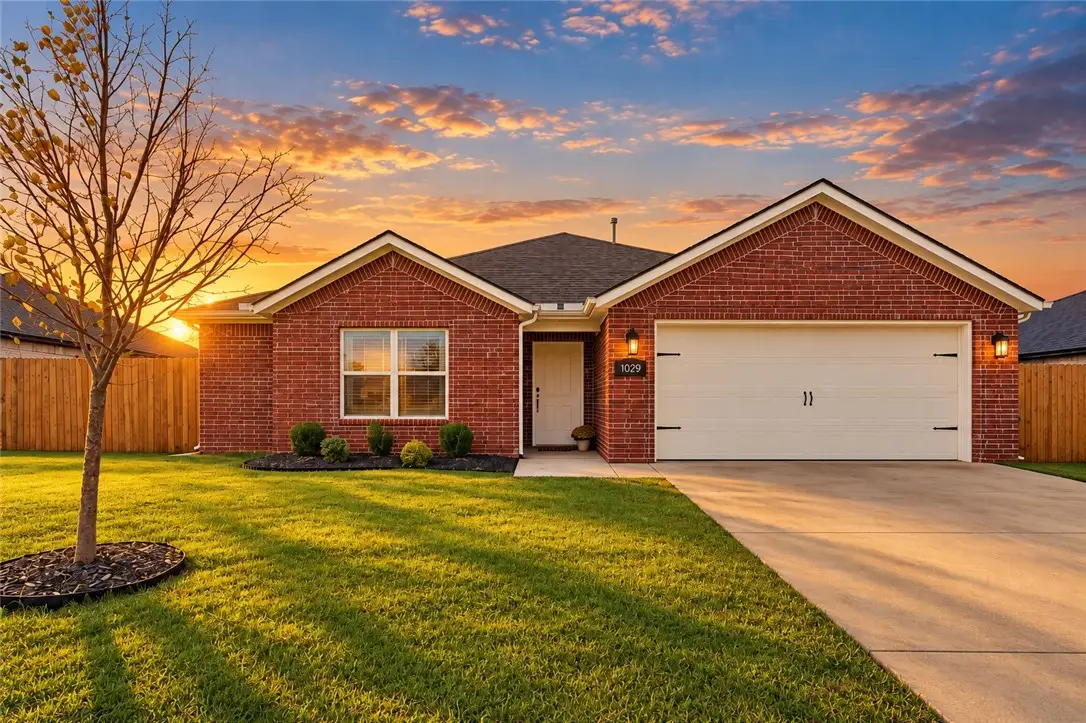 1029 Glenora Avenue, Lowell, AR 72745 - #1