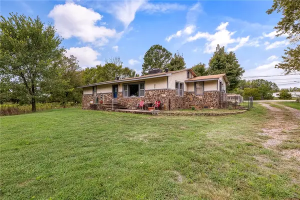10716 N Highway 71, Mountainburg, AR 72946