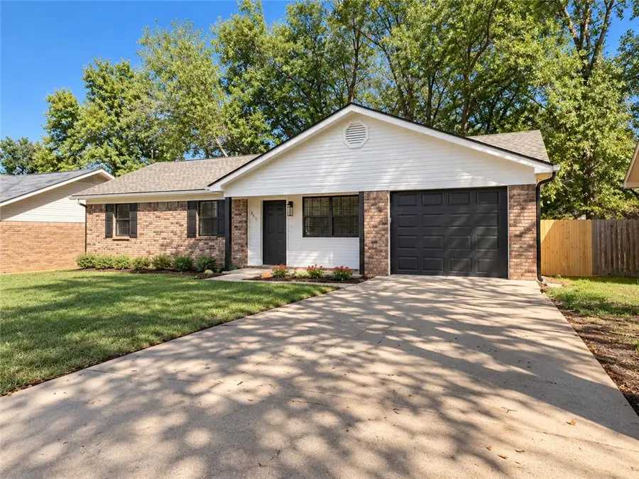 607 Twin Oak Drive, Russellville, AR 72802 - #2