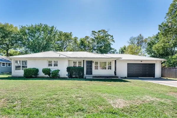 107 E Parks Street, Prairie Grove, AR 72753