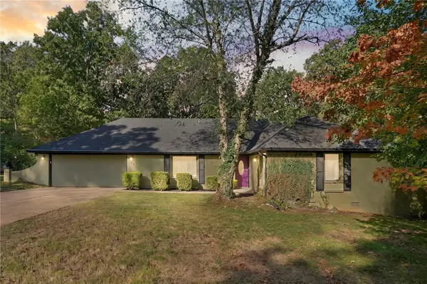 939 E Oaks Manor Drive, Fayetteville, AR 72703