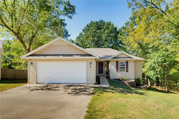 7 Witherby Lane, Bella Vista, AR 72714