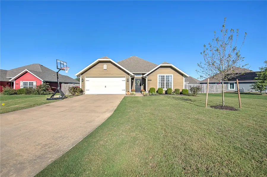 3968 Grand Valley Drive, Springdale, AR 72764 - #2
