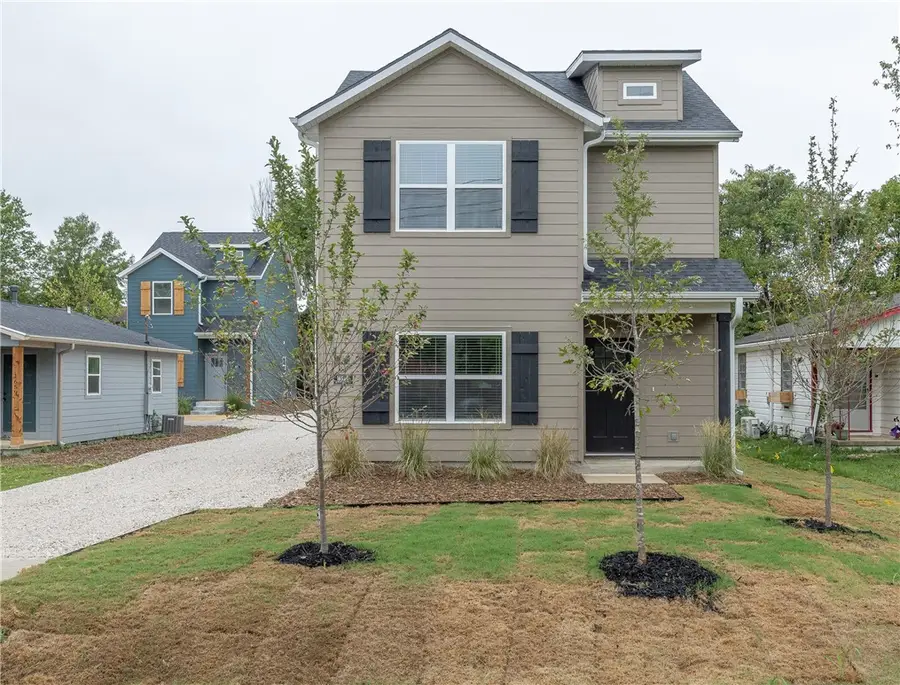 1653, 1659 A, 1659 B Brooks, Fayetteville, AR 72701 - #2
