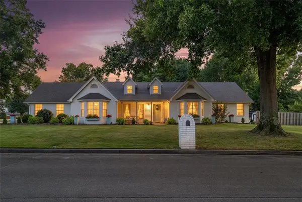 5400 W Dogwood Street, Rogers, AR 72758