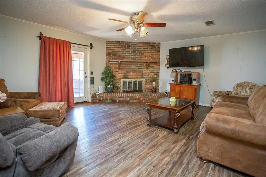 1700 S Dayton Avenue, Russellville, AR 72802 - #3