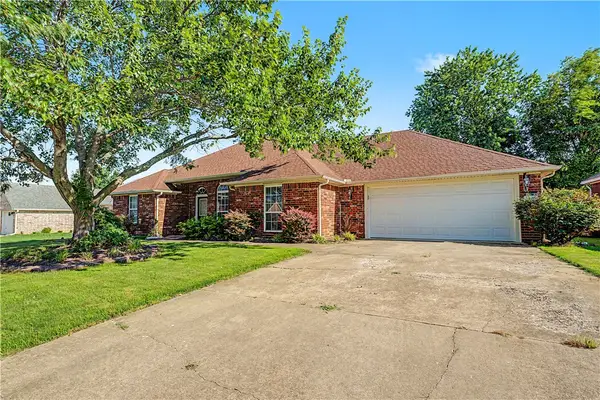 3907 W Easy Street, Rogers, AR 72756