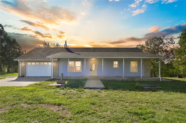 16845 Blue Mountain Road, Prairie Grove, AR 72753