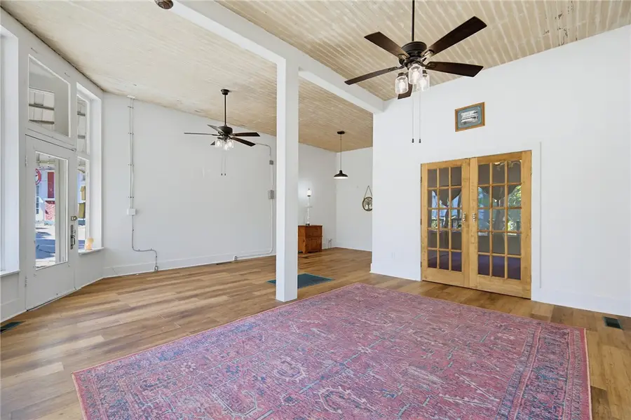 75 Mountain Street, Eureka Springs, AR 72632 - #3