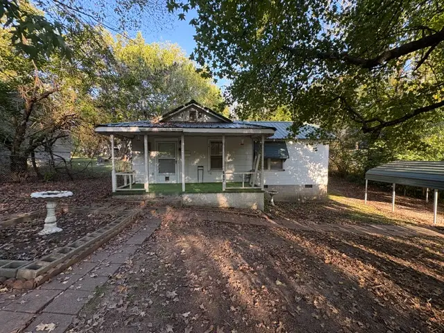 517 S Ash Street, Harrison, AR 72601 - #3