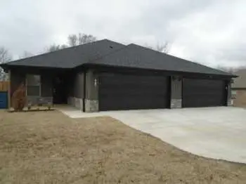 505 N Collins Avenue, Gentry, AR 72734