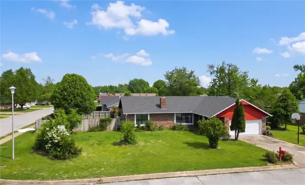 1725 S 15th Street, Rogers, AR 72758