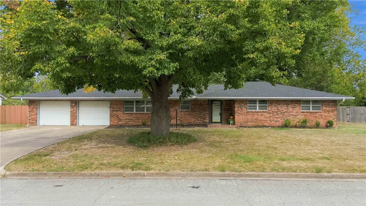 124 Rogers Circle Drive, Springdale, AR 72764 - #1