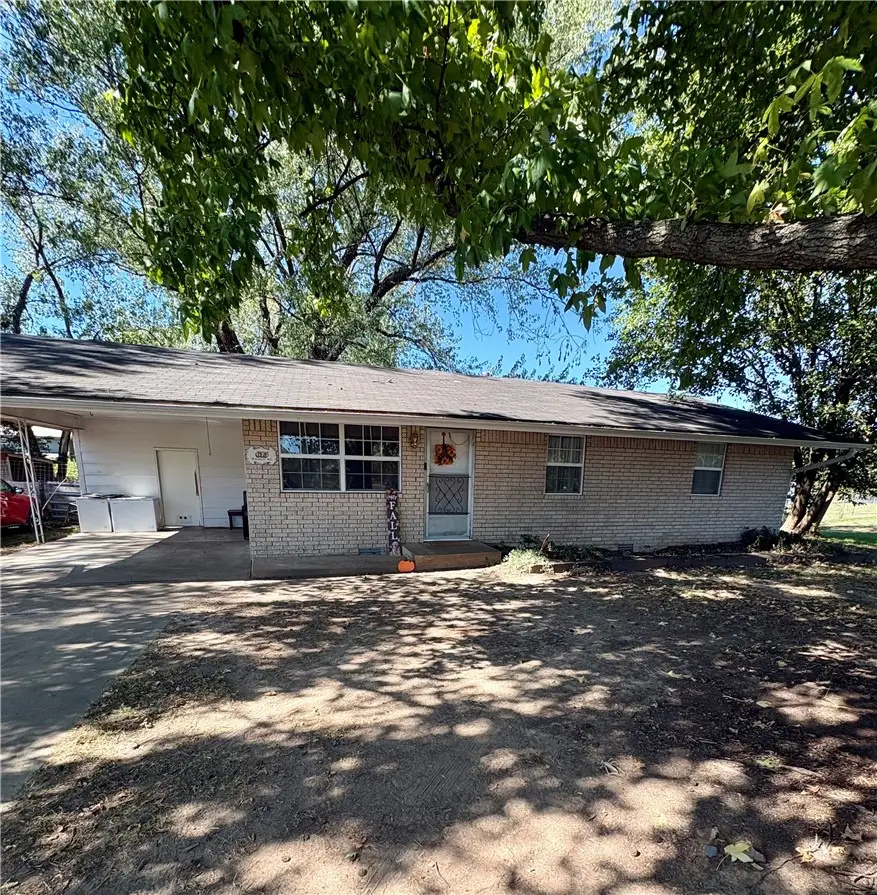 615 Pleasant Avenue, Gentry, AR 72734 - #2