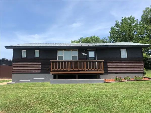 124 Ramsey Street, Gentry, AR 72734