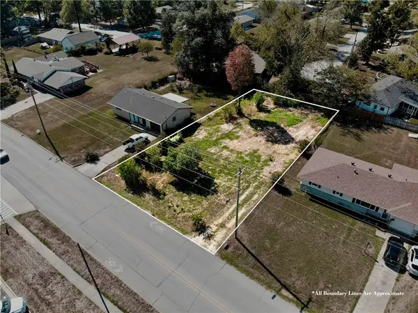 809 Bella Vista Road, Bentonville, AR 72712
