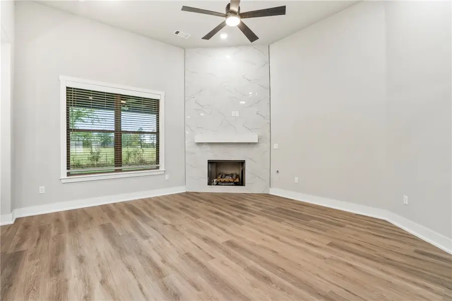 808 W Kelley Ann Street, Siloam Springs, AR 72761 - #3