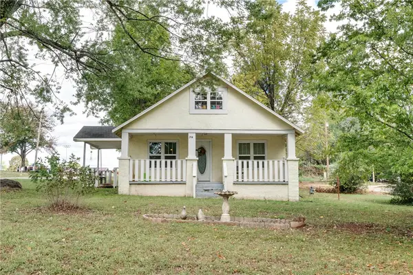 314 Park Avenue, Huntsville, AR 72740