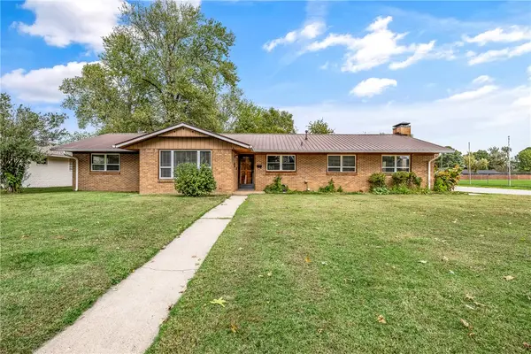 1900 W Emma Avenue, Springdale, AR 72762
