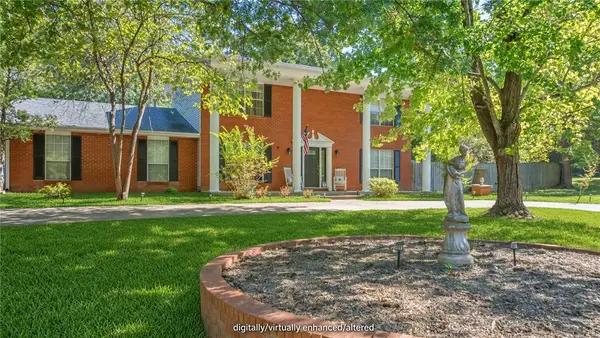 1165 W Huntington Drive, Fayetteville, AR 72701