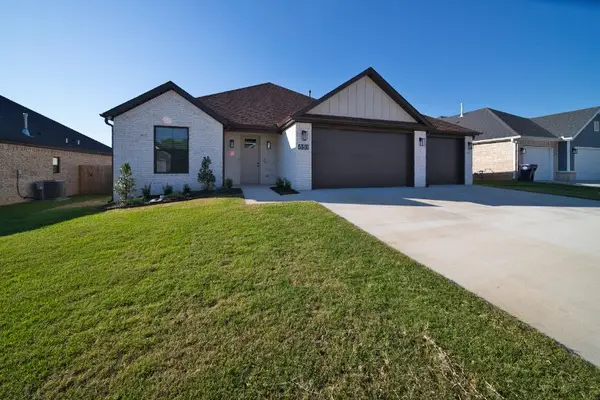 851 E Buchanan Street, Prairie Grove, AR 72753
