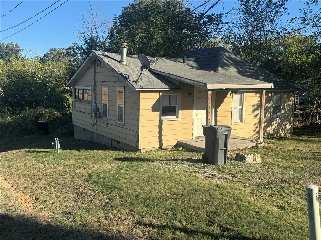 901 D Street, Rogers, AR 72756 - #1