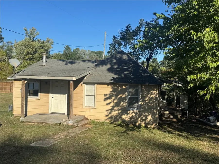 901 D Street, Rogers, AR 72756 - #2