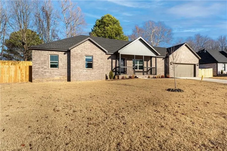 200 Ryder Street, Gentry, AR 72734 - #2