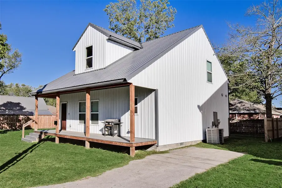 108 W Thurman Street, Prairie Grove, AR 72753 - #2