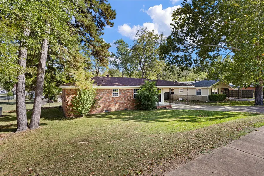 233 S Inglewood Avenue, Russellville, AR 72801 - #3