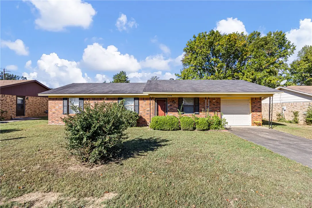 1108 S Muskogee Avenue, Russellville, AR 72801 - #1