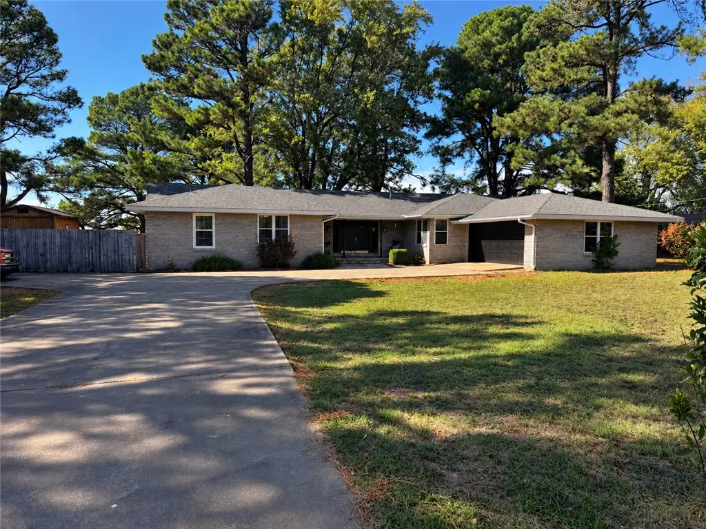 397 N 54th Avenue, Fayetteville, AR 72704 - #1