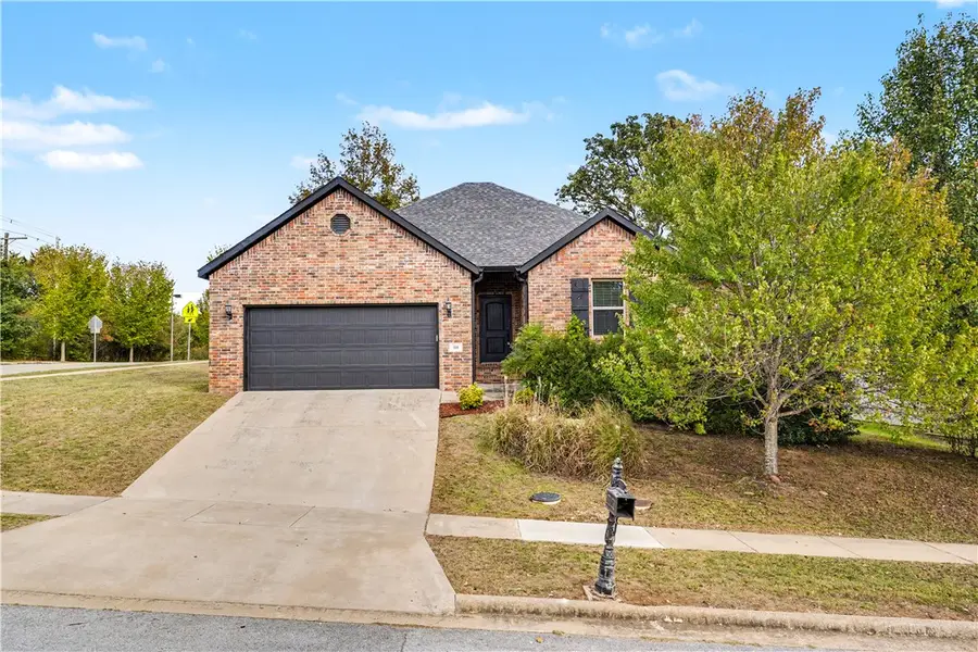 108 S Woodsprings Drive, Fayetteville, AR 72701 - #3