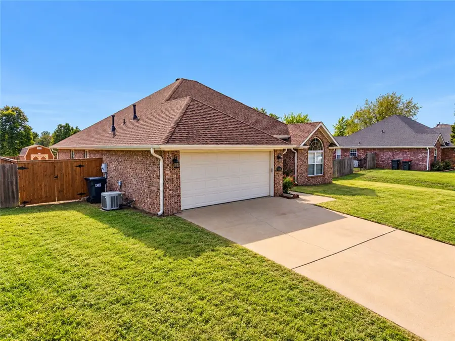 305 Colorado Avenue, Springdale, AR 72764 - #2