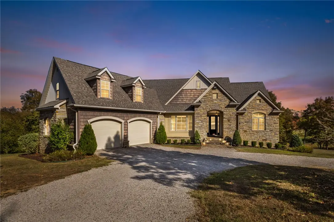 1011 E Uniontown Street, Van Buren, AR 72956 - #1