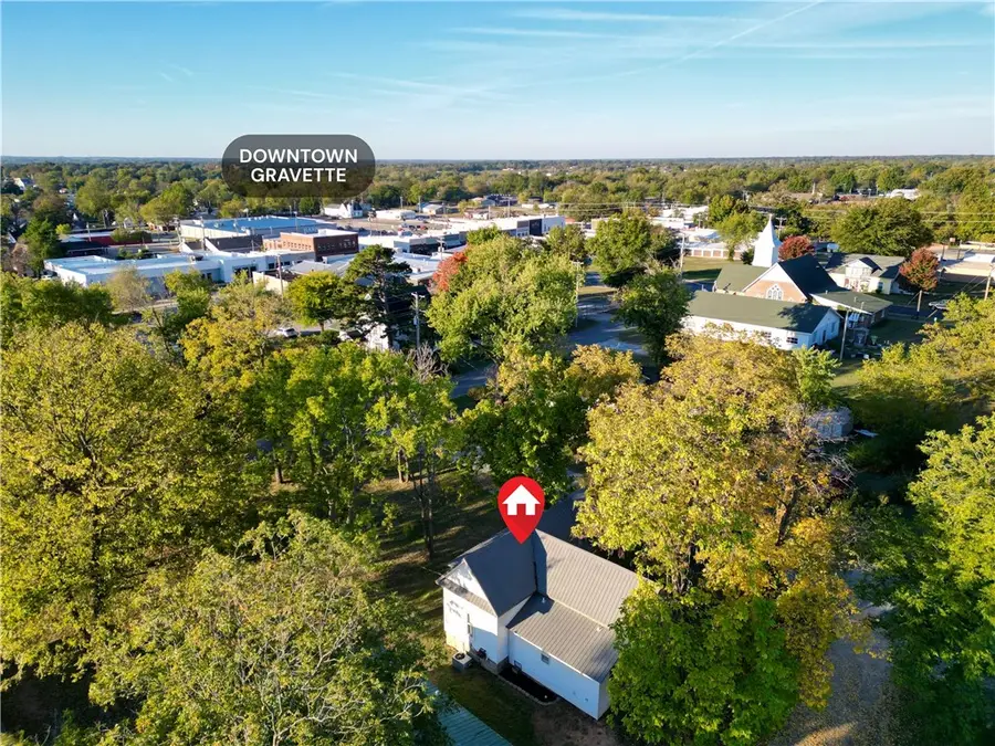 302 NE Akron Street, Gravette, AR 72736 - #2