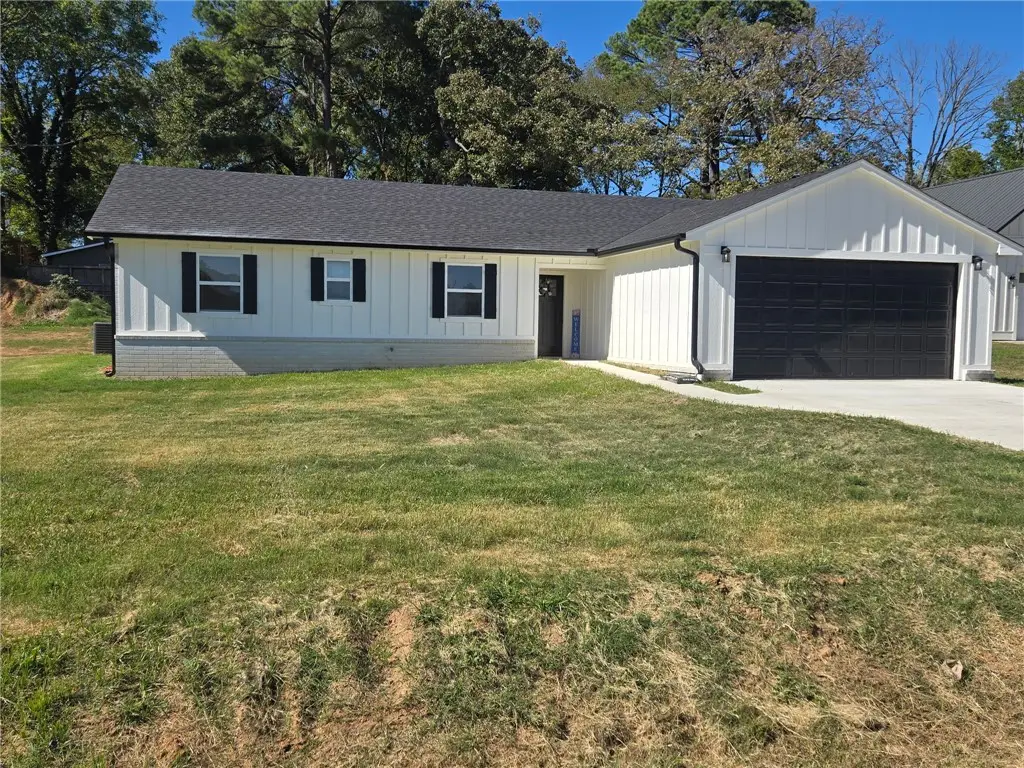 906 Vine, Clarksville, AR 72830 - #1