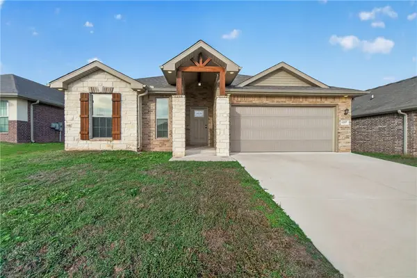 6107 NW Silas Street, Bentonville, AR 72713