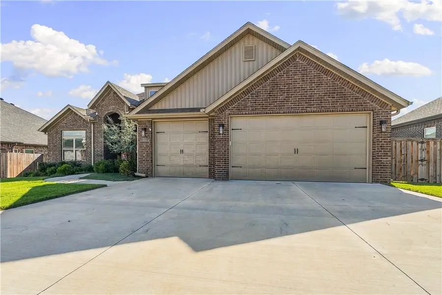 251 Ambry Loop, Centerton, AR 72719 - #2