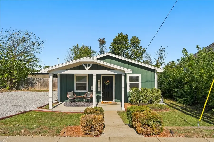 617 W Maple Street, Rogers, AR 72756 - #2